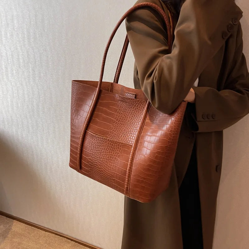 Julienne | Vintage brown leather shoulder bag with crocodile print