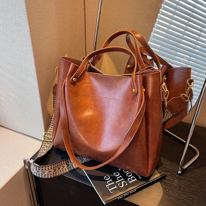 Clarisse | Elegant leather bag with two straps