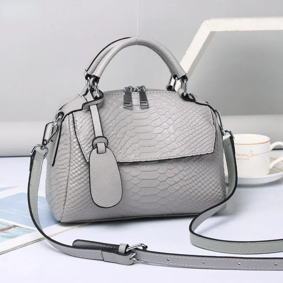 Evelyne | Elegant crocodile-print leather handbag